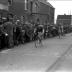 Wielerwedstrijd: spurt in Ledegem, 1957