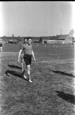 Gaston Verstraete tijdens voetbal, Izegem 1957