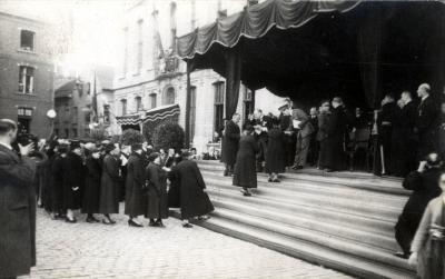 Huldiging Roeselaarse moeders door koning Leopold III, 1937