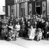 Café 'Het Wielke' : groepsfoto, Izegem 1957