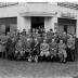 Groepsfoto bij café 'Sportif', Emelgem 1957