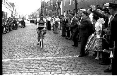 Wielerwedstrijd: Willy Stevens wint in Passendale, 13/06/1957