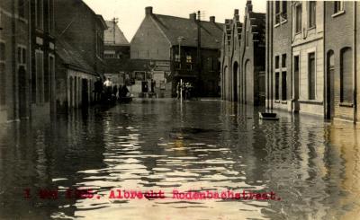 Overstroming Albrecht Rodenbachstraat, 1925