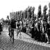 Wielerwedstrijd: J. Seynaeve wint spurt op Winkelhoek, Izegem 1957