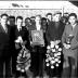 Kampioenschap vinkenzetting van beide Vlaanderen: Lowie Adiel in de bloemen, Izegem 1957