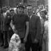 Wielerwedstrijd: J. Seynaeve wint spurt op Winkelhoek, Izegem 1957