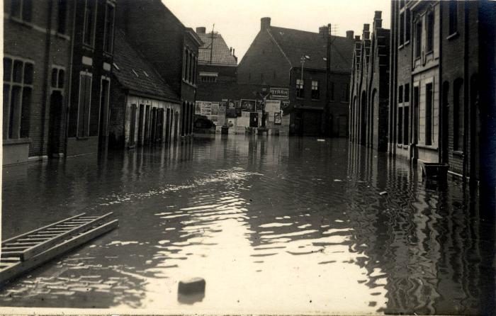 Overstroming Albrecht Rodenbachstraat, 1925