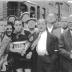 Wielerwedstrijd: Depyper met trui en beker, Izegem 1957