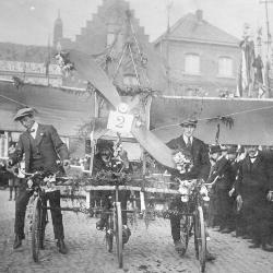 Stoet n.a.v. vliegmeeting, 1911