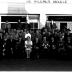 Kampioenhuldiging vinkenclub in café "De nieuwen Abeele", Izegem, 1959