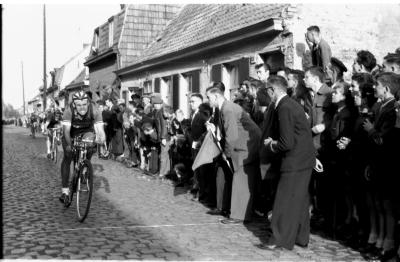 Wielerwedstrijd: Barbier wint koers, Lendelede 1957