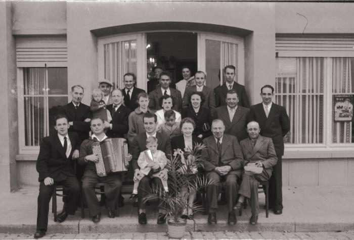 Kampioenviering 'Hof van Commerce': Victor Vermaut kampioen, Izegem 25 augustus 1957