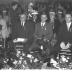Huldiging gedecoreerden Unions: groepsfoto in zaal, Izegem 1957