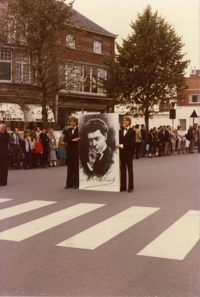 Rodenbachstoet met portret Albrecht Rodenbach