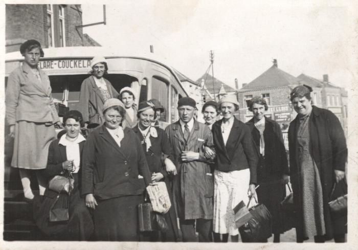 Viktor Vandenaweele en bus Roeselare-Couckelaere.