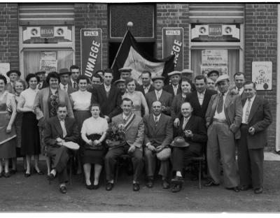 Kampioenviering vinkenmaatschappij 'Kantienezangers', Izegem 1957