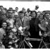 Wielerwedstrijd in Krekelstraat: Bultinck poseert met R. Decock, Izegem 1957