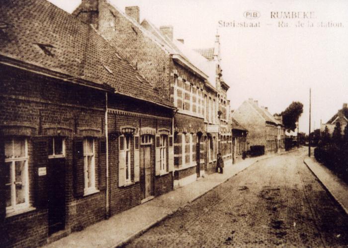 Huizen in de Statiestraat in Rumbeke