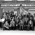 Kampioenviering café 'De Kabien': groepsfoto,Izegem 1957