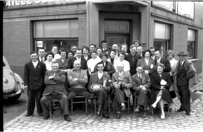 Huldiging Lionel Naert bij "De Sasvissers", Izegem, 1958