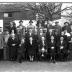 Huldiging in café ' 't Zwoantje': groepsfoto, izegem 1957