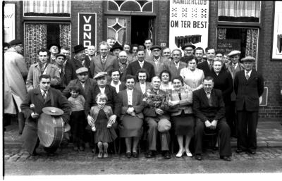 Kampioenviering café 'De Reisduif': 'Manillerclub Om ter Best', Emelgem1957