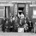 Kampioenviering café 'De Jager': groepsfoto , Izegem 1957