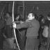 Kampioenviering boogschutters café 'Stad Kortrijk': mannelijke schutters, Izegem 1957