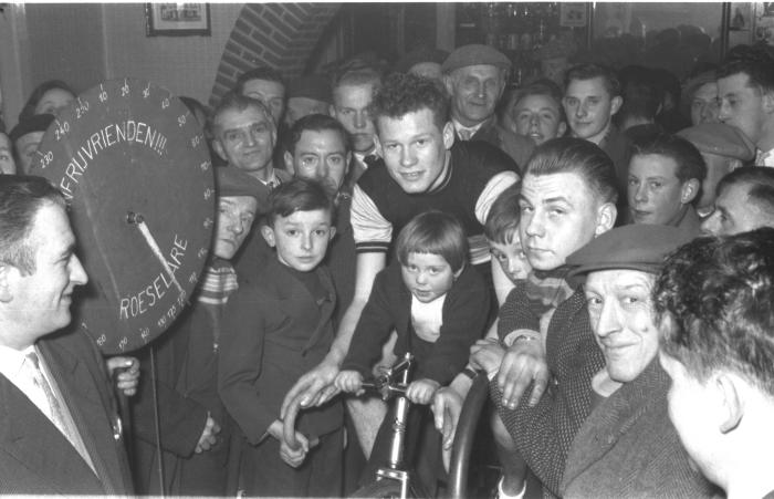 Fietsen op rollen: Raf Reynaert op de rollen, Izegem 1958