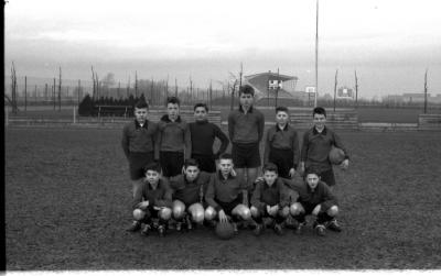 Kadetten FC Izegem: groepsfoto met spelers, Izegem 1980