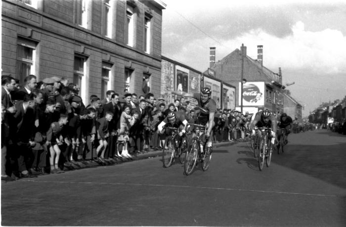 Wielerwedstrijd Heilig Hart-parochie, Izegem, 27 mei 1958
