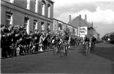 Wielerwedstrijd Heilig Hart-parochie, Izegem, 27 mei 1958