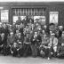 Kampioenviering café 'De Groene Dreef': groepsfoto, Izegem 1958