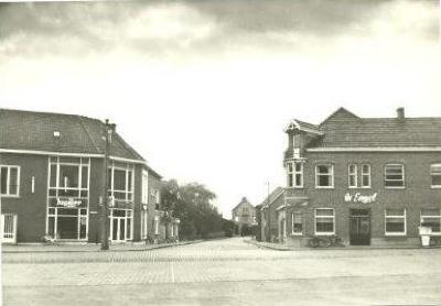 Prentkaart zicht op de Leenbosstraat, Gits