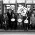 Kampioenviering 'De Rustige Manillers' van café 'De Ruste': kampioenen met bestuur, Izegem 1958