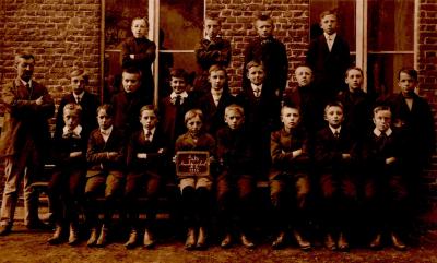Klasfoto jongensschool, Gits, 1914