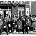 Huldiging café 'De Supporter': groepsfoto, Izegem 1958