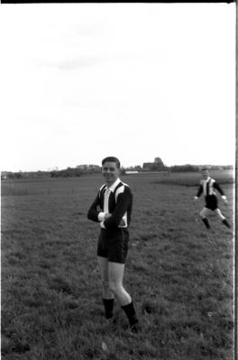 Voetbalclub 'Kapelle' (Rollegem-Kapelle?): speler Hendrik Vens, Izegem 1958