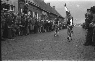 Wielerwedstrijd Ardooie: Schreel wint, Ardooie 26 april 1958