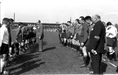 Miniemen FC Izegem met trainer, Izegem 1958