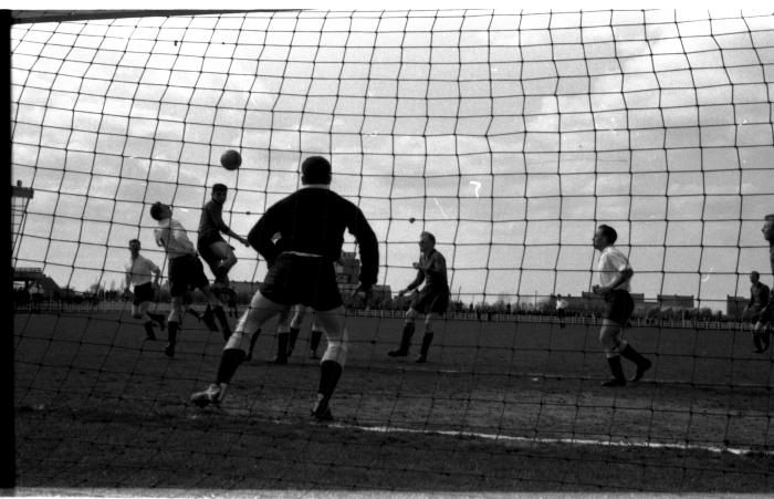 Voetmatch Izegem - RC Gent: verschillende fases tijdens match, Izegem 1958