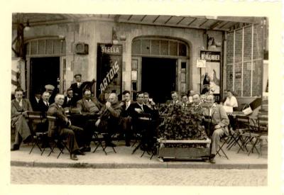 Groepsfoto cafégangers, Hooglede-Gits