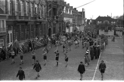 Feest bij padvinders (scouts): optocht, Izegem 1958