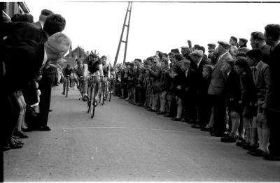 Wielerwedstrijd: Vanthuyne spurt en wint, Izegem 11 mei 1958