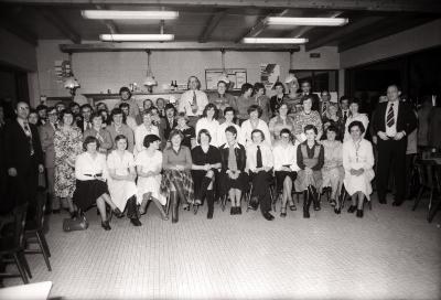 Feest damesturnclub: groepsfoto in sporthal, Moorslede maart 1978