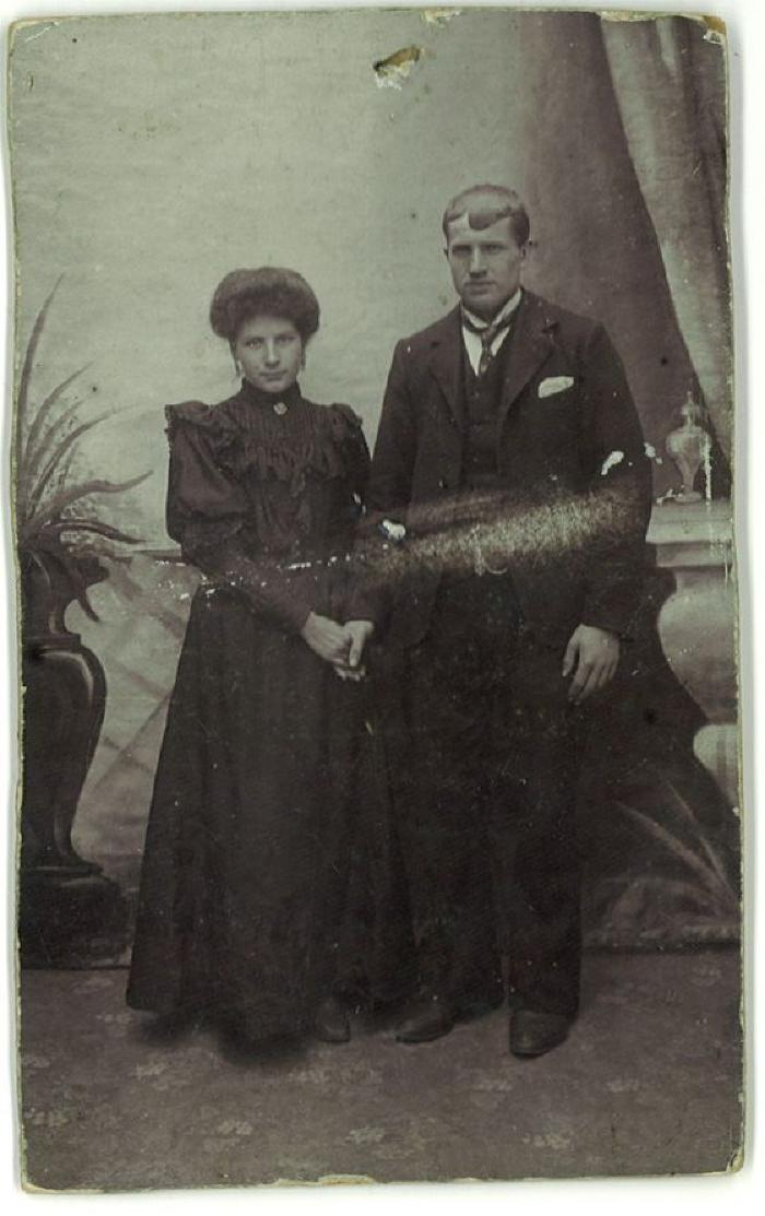 Huwelijksfoto Remi Parmentier en Pharilde Vroman.